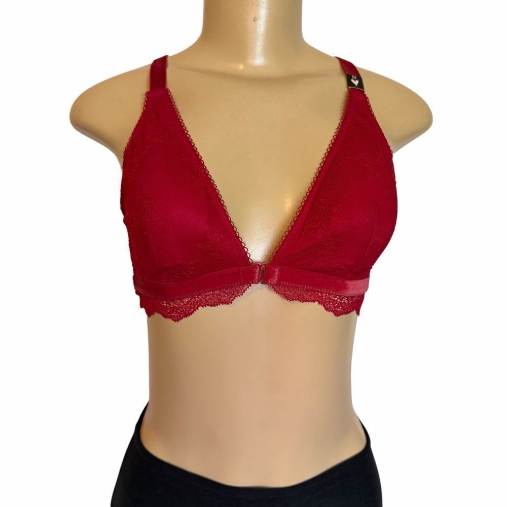 NWT ❤️ Victoria’s Secret Bralette red lace front clasp bra size medium new